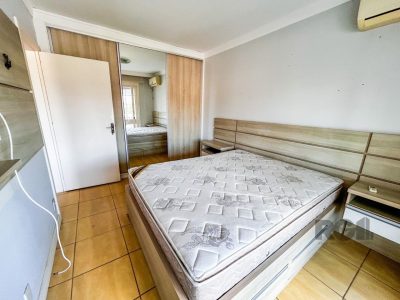 Apartamento à venda com 70m², 2 quartos, 1 vaga no bairro Cristal em Porto Alegre - Foto 9