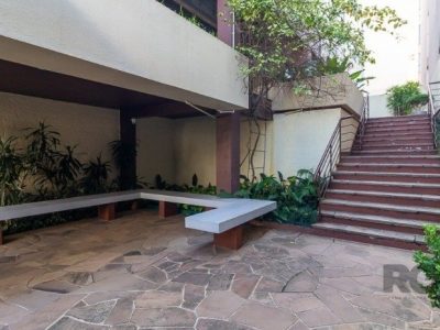 Apartamento à venda com 105m², 3 quartos, 1 suíte, 1 vaga no bairro Auxiliadora em Porto Alegre - Foto 2