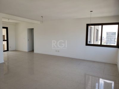 Apartamento à venda com 134m², 3 quartos, 1 suíte, 2 vagas no bairro Jardim Planalto em Porto Alegre - Foto 2