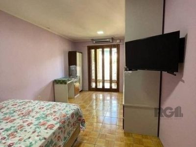 Casa à venda com 130m², 4 quartos, 1 suíte, 2 vagas no bairro Ipanema em Porto Alegre - Foto 17