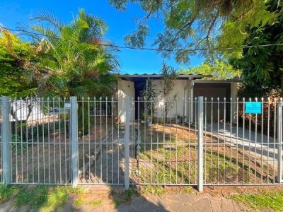 Casa à venda com 154m², 3 quartos, 1 suíte, 3 vagas no bairro Ipanema em Porto Alegre - Foto 2