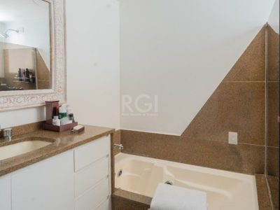 Apartamento à venda com 243m², 4 quartos, 3 suítes, 3 vagas no bairro Mont Serrat em Porto Alegre - Foto 16