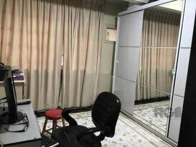 Casa à venda com 144m², 3 quartos, 2 suítes, 1 vaga no bairro Passo d'Areia em Porto Alegre - Foto 9