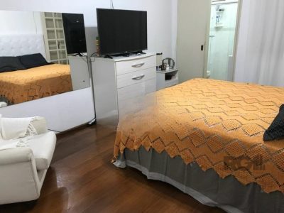 Casa à venda com 144m², 3 quartos, 2 suítes, 1 vaga no bairro Passo d'Areia em Porto Alegre - Foto 12