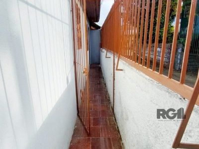 Casa à venda com 112m², 3 quartos, 2 vagas no bairro Cristal em Porto Alegre - Foto 22