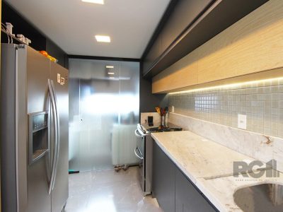 Apartamento à venda com 107m², 3 quartos, 1 suíte, 3 vagas no bairro Menino Deus em Porto Alegre - Foto 17