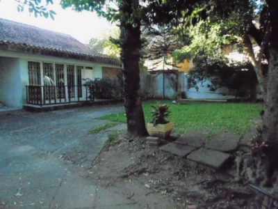 Casa à venda com 680m², 4 quartos, 1 suíte, 6 vagas no bairro Ipanema em Porto Alegre - Foto 2