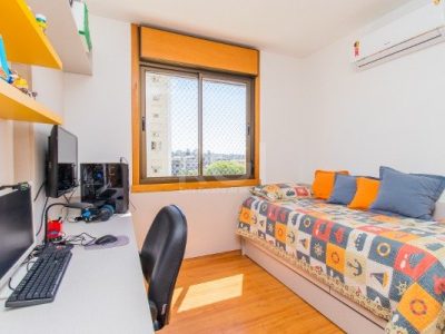 Apartamento à venda com 71m², 2 quartos, 1 suíte, 1 vaga no bairro Passo d'Areia em Porto Alegre - Foto 2