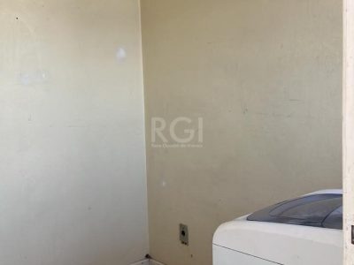 Apartamento à venda com 67m², 2 quartos no bairro Passo d'Areia em Porto Alegre - Foto 2