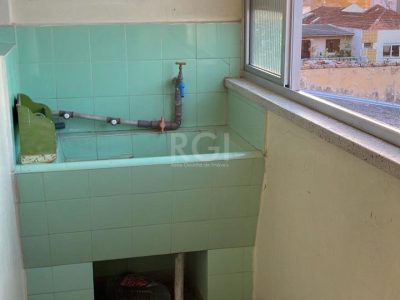 Apartamento à venda com 67m², 2 quartos no bairro Passo d'Areia em Porto Alegre - Foto 3