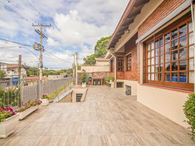 Casa à venda com 440m², 3 quartos, 1 suíte, 2 vagas no bairro Santa Tereza em Porto Alegre - Foto 21