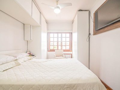 Casa à venda com 440m², 3 quartos, 1 suíte, 2 vagas no bairro Santa Tereza em Porto Alegre - Foto 46