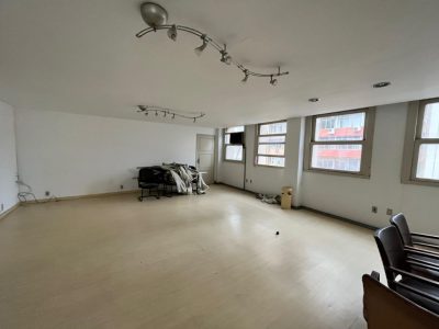 Conjunto/Sala à venda com 342m² no bairro Centro Histórico em Porto Alegre - Foto 27