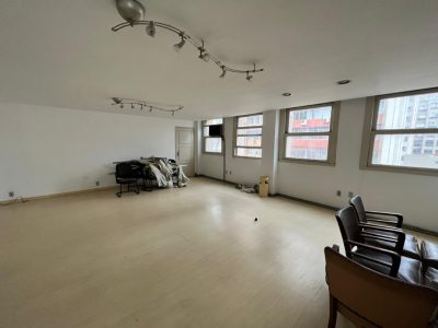 Conjunto/Sala à venda com 342m² no bairro Centro Histórico em Porto Alegre - Foto 29