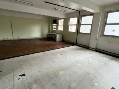 Conjunto/Sala à venda com 342m² no bairro Centro Histórico em Porto Alegre - Foto 39