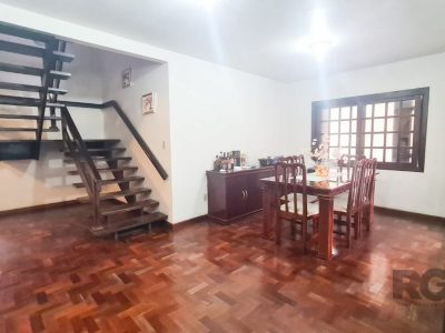 Casa à venda com 320m², 4 quartos, 1 suíte, 5 vagas no bairro Cristo Redentor em Porto Alegre - Foto 6