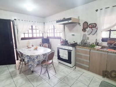 Casa à venda com 320m², 4 quartos, 1 suíte, 5 vagas no bairro Cristo Redentor em Porto Alegre - Foto 13