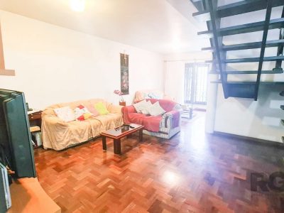 Casa à venda com 320m², 4 quartos, 1 suíte, 5 vagas no bairro Cristo Redentor em Porto Alegre - Foto 9