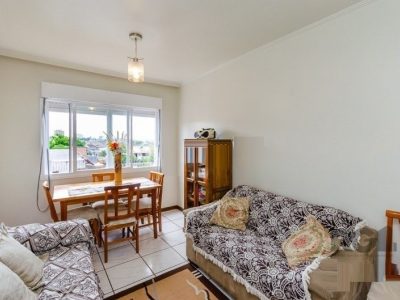 Apartamento à venda com 75m², 3 quartos, 1 vaga no bairro Petrópolis em Porto Alegre - Foto 2