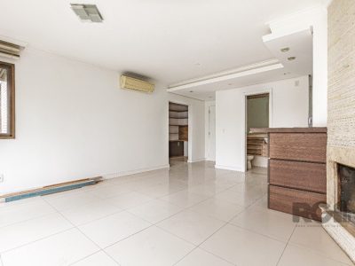 Apartamento à venda com 83m², 2 quartos, 2 suítes, 2 vagas no bairro Auxiliadora em Porto Alegre - Foto 3