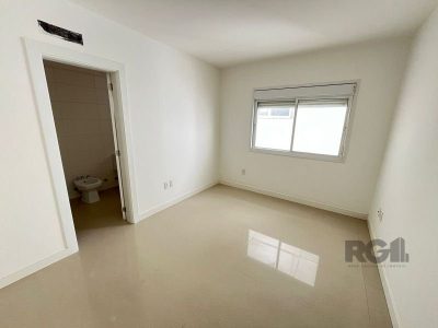 Apartamento à venda com 300m², 6 quartos, 5 suítes, 4 vagas no bairro Centro em Capão da Canoa - Foto 8