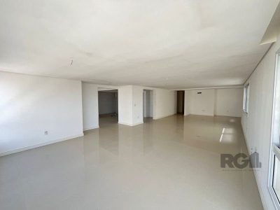 Apartamento à venda com 300m², 6 quartos, 5 suítes, 4 vagas no bairro Centro em Capão da Canoa - Foto 20