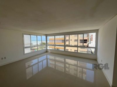 Apartamento à venda com 300m², 6 quartos, 5 suítes, 4 vagas no bairro Centro em Capão da Canoa - Foto 2