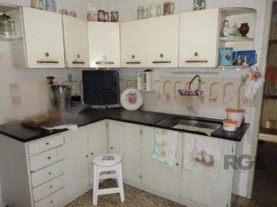 Casa à venda com 217m², 3 quartos, 1 suíte, 3 vagas no bairro Petrópolis em Porto Alegre - Foto 4