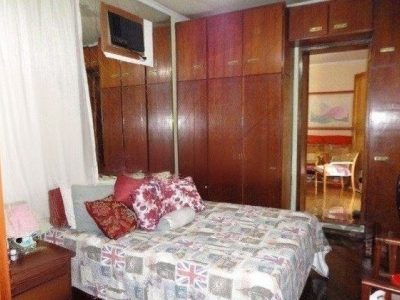 Casa à venda com 217m², 3 quartos, 1 suíte, 3 vagas no bairro Petrópolis em Porto Alegre - Foto 16