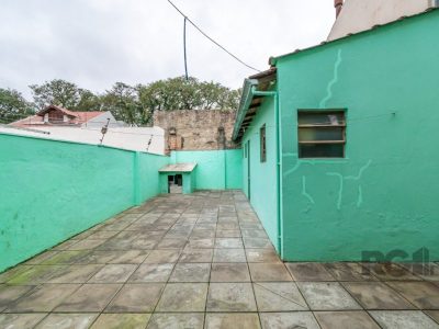 Casa à venda com 150m², 2 quartos, 2 suítes, 2 vagas no bairro Santana em Porto Alegre - Foto 29