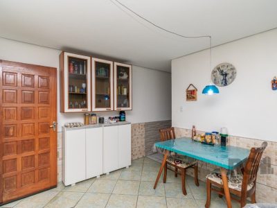 Casa à venda com 150m², 2 quartos, 2 suítes, 2 vagas no bairro Santana em Porto Alegre - Foto 6