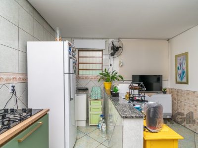 Casa à venda com 150m², 2 quartos, 2 suítes, 2 vagas no bairro Santana em Porto Alegre - Foto 8