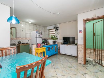 Casa à venda com 150m², 2 quartos, 2 suítes, 2 vagas no bairro Santana em Porto Alegre - Foto 9