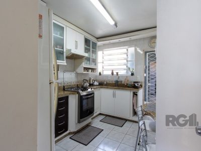 Casa à venda com 360m², 5 quartos, 2 suítes, 3 vagas no bairro Tristeza em Porto Alegre - Foto 55