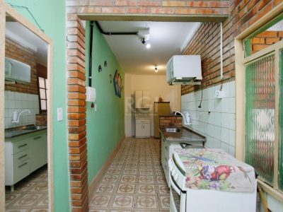 Casa à venda com 350m², 3 quartos, 3 vagas no bairro Passo d'Areia em Porto Alegre - Foto 19