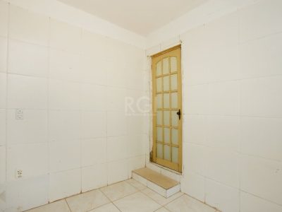 Casa à venda com 350m², 3 quartos, 3 vagas no bairro Passo d'Areia em Porto Alegre - Foto 36