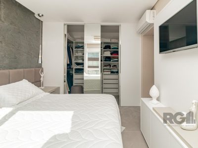 Apartamento à venda com 128m², 3 quartos, 3 suítes, 2 vagas no bairro Menino Deus em Porto Alegre - Foto 12