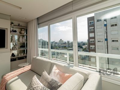 Apartamento à venda com 128m², 3 quartos, 3 suítes, 2 vagas no bairro Menino Deus em Porto Alegre - Foto 4