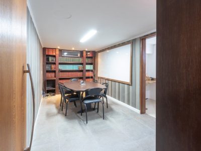 Conjunto/Sala à venda com 255m² no bairro Centro Histórico em Porto Alegre - Foto 25