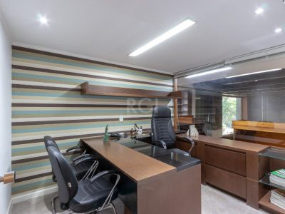 Conjunto/Sala à venda com 255m² no bairro Centro Histórico em Porto Alegre - Foto 37