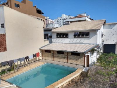 Casa à venda com 322m², 2 quartos, 7 vagas no bairro Cristal em Porto Alegre - Foto 2