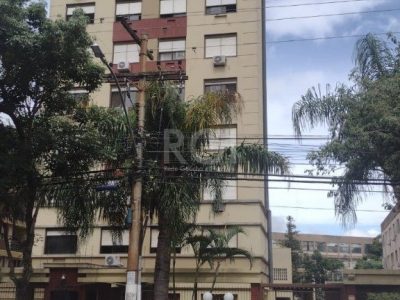 Apartamento à venda com 66m², 2 quartos, 1 suíte, 1 vaga no bairro Farroupilha em Porto Alegre - Foto 7