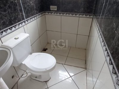 Sobrado à venda com 110m², 4 quartos, 1 suíte, 2 vagas no bairro Floresta em Porto Alegre - Foto 12