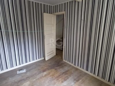 Sobrado à venda com 110m², 4 quartos, 1 suíte, 2 vagas no bairro Floresta em Porto Alegre - Foto 28