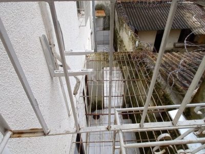 Sobrado à venda com 110m², 4 quartos, 1 suíte, 2 vagas no bairro Floresta em Porto Alegre - Foto 29