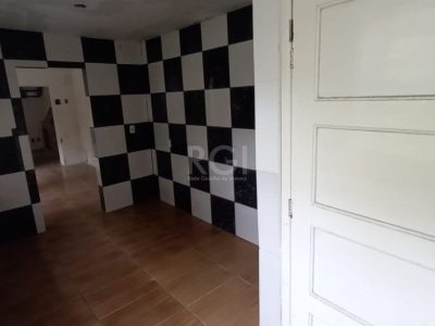 Sobrado à venda com 110m², 4 quartos, 1 suíte, 2 vagas no bairro Floresta em Porto Alegre - Foto 7