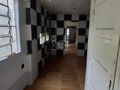 Sobrado à venda com 110m², 4 quartos, 1 suíte, 2 vagas no bairro Floresta em Porto Alegre - Foto 9