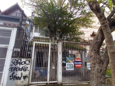 Sobrado à venda com 110m², 4 quartos, 1 suíte, 2 vagas no bairro Floresta em Porto Alegre - Foto 48