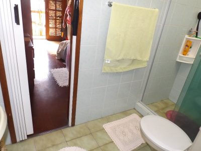 Casa à venda com 250m², 3 quartos, 3 suítes, 7 vagas no bairro Medianeira em Porto Alegre - Foto 5