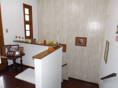 Casa à venda com 250m², 3 quartos, 3 suítes, 7 vagas no bairro Medianeira em Porto Alegre - Foto 6